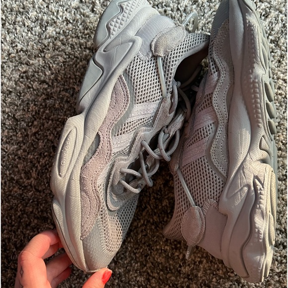 gray ozweego womans sneakers - Picture 4 of 5